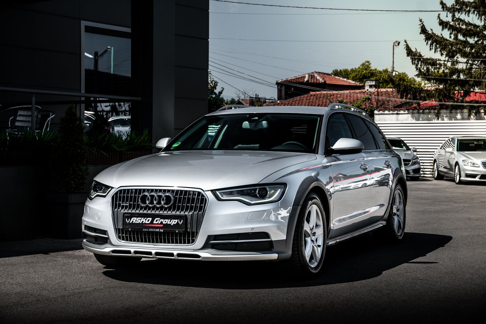 Black Audi executive sedan